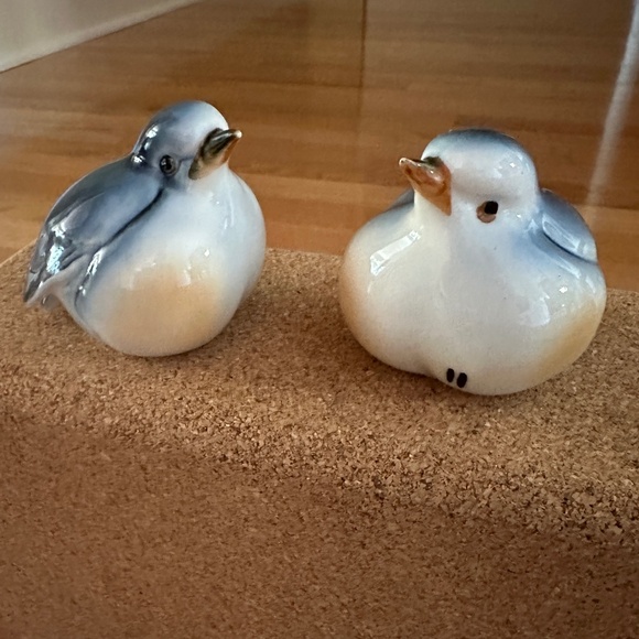 Pair of Robin Figurines Bone China by Ardalt Taiwan - Picture 1 of 8